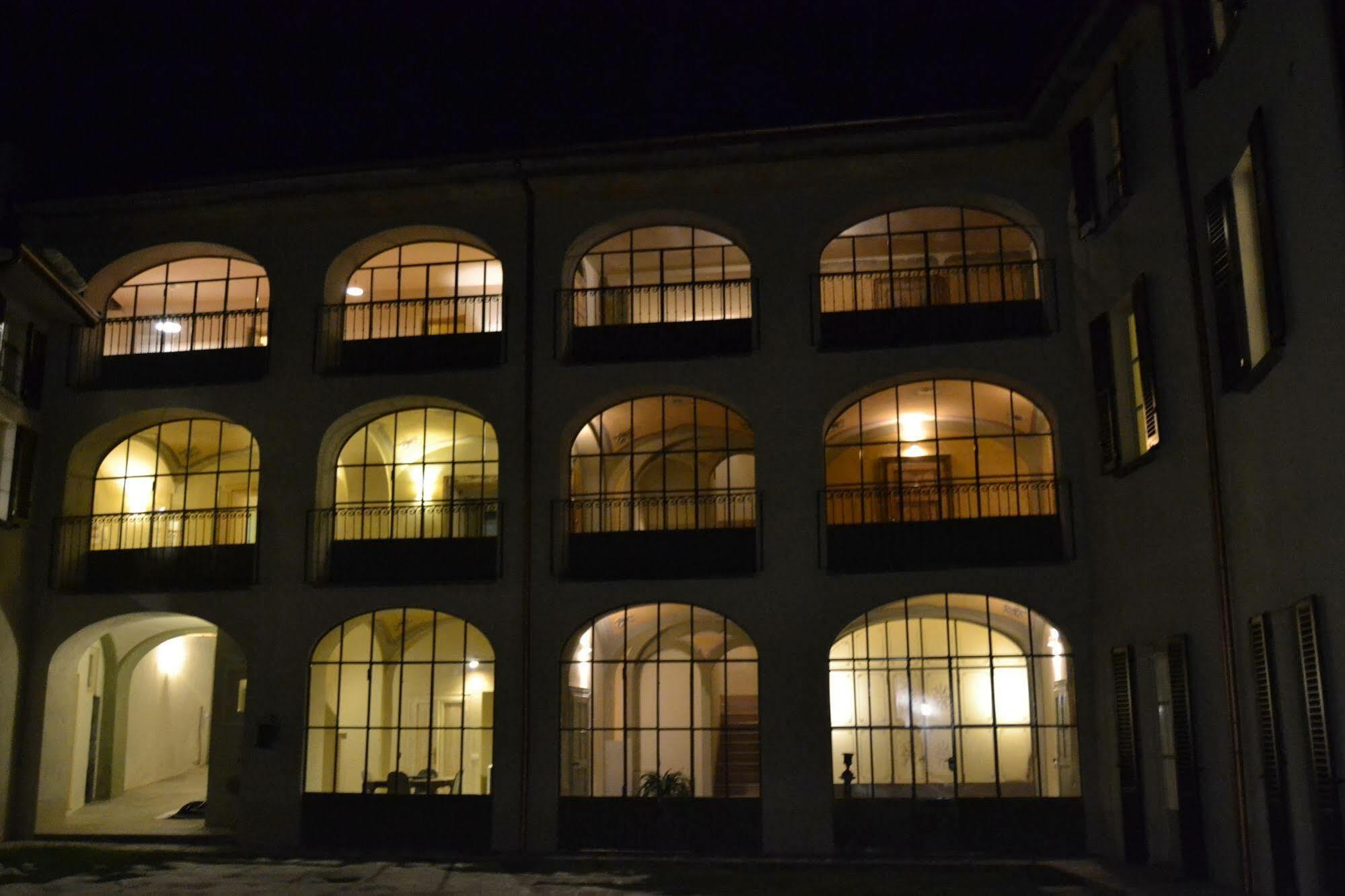 Ferienwohnung Palazzo Mia By Icasamia Castello Cabiaglio Exterior foto